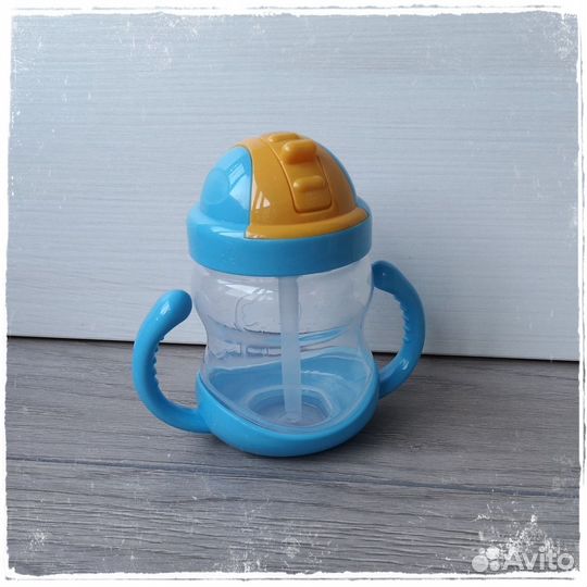 Поильник с силиконовой трубочкой 