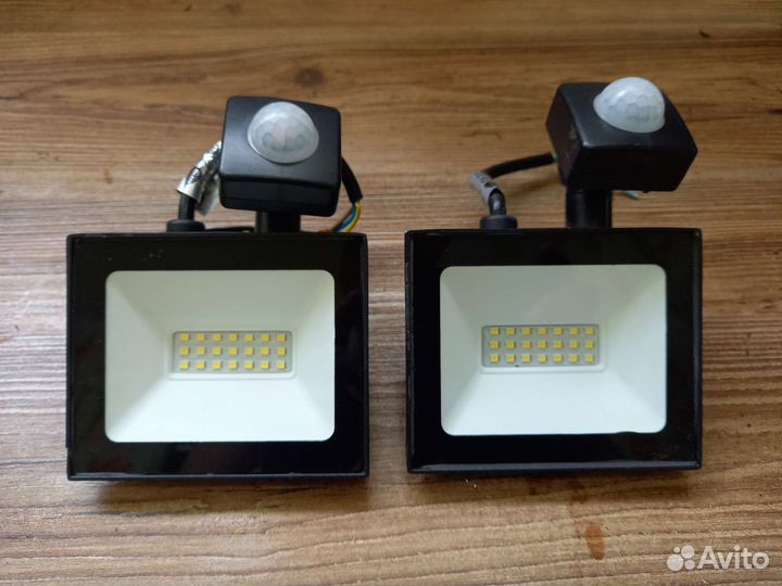 Светодиодный прожектор уличный с датчиком движения