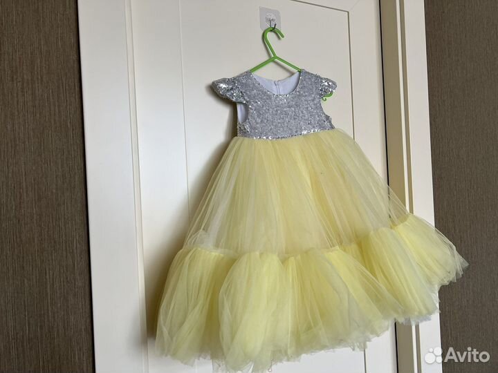 Платье нарядное для девочки 2 года