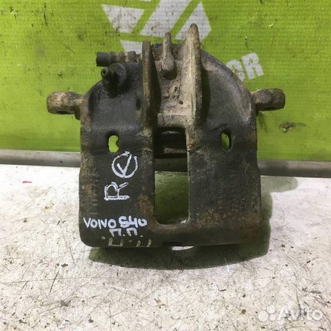 Суппорт передний правый Вольво C40