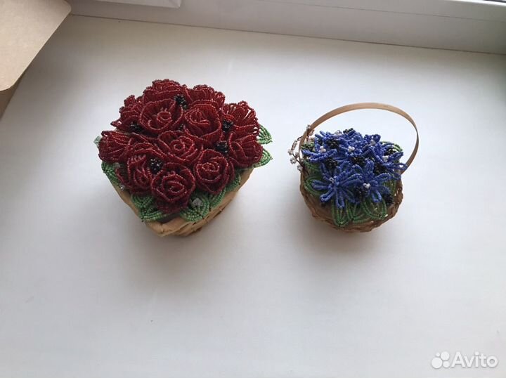 Корзинки цветов из бисера