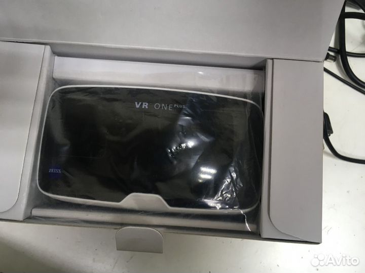 VR очки Zeiss VR One Plus