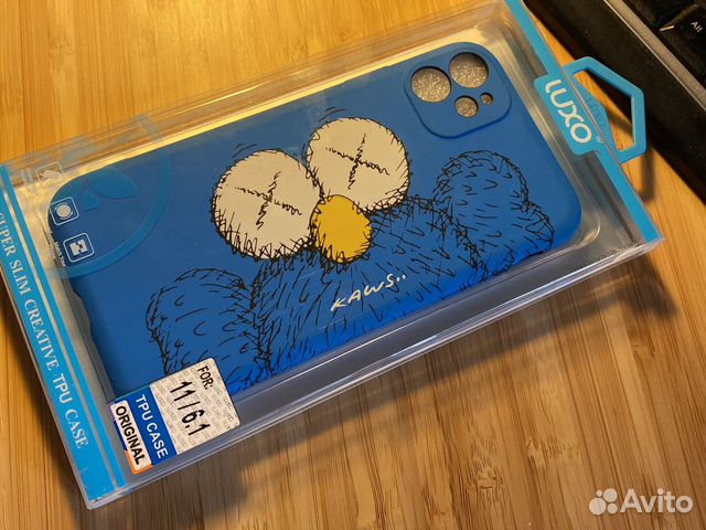 Чехол на iPhone 11 kaws