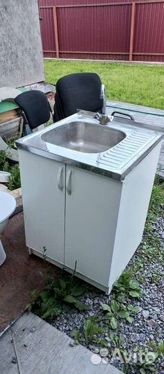Кухонная мойка с тумбой со смесителем бу
