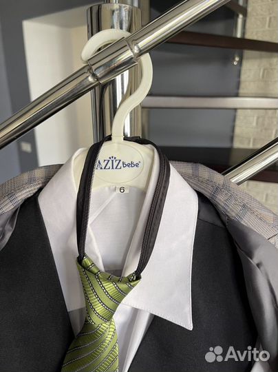 Костюмы нарядные новые 6-7 лет и 2-3 года