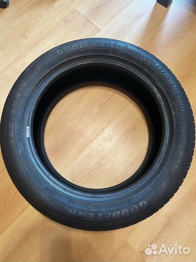 Goodyear EfficientGrip Performance SUV 225/55 R19 99V