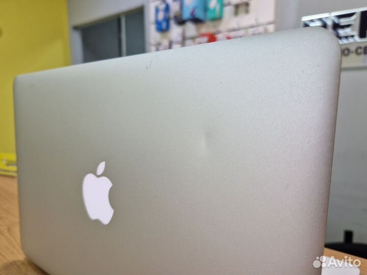 Ноутбук Apple MacBook Air 11 Mid 2012