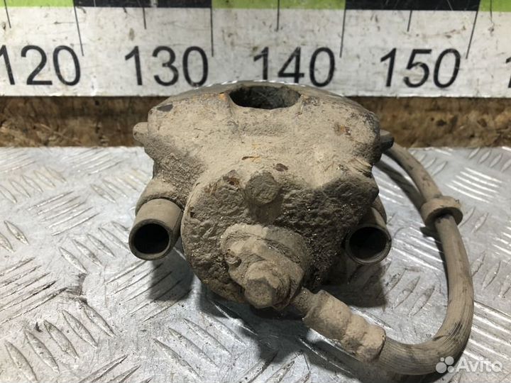 Суппорт передний правый Skoda Octavia 2000 2011