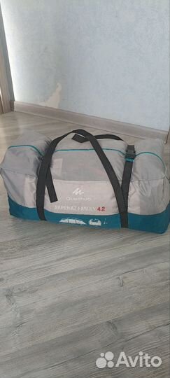 Палатка туристическая 4 местная Quechua