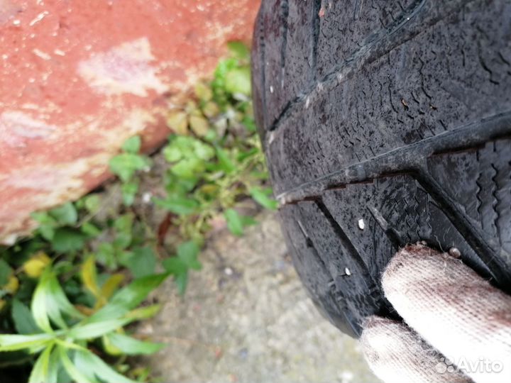 Bridgestone Ice Cruiser 7000 215/55 R16 93T