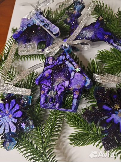 Набор елочных игрушек из эпоксидной смолы