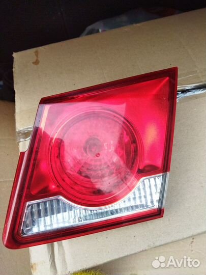 Фара задняя Шевроле Круз на багажник правая