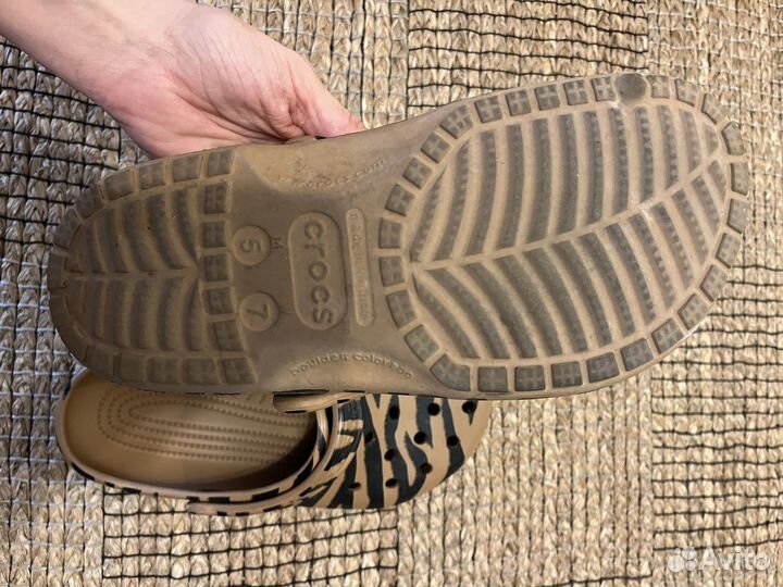 Шлепанцы crocs 38