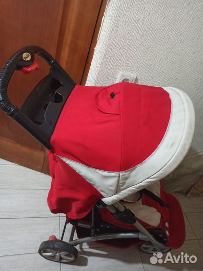Прогулочная коляска