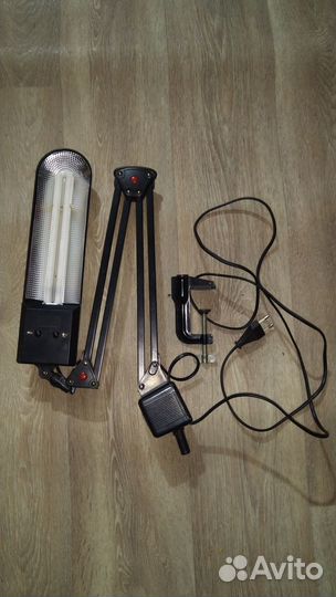 Продам настольную лампу