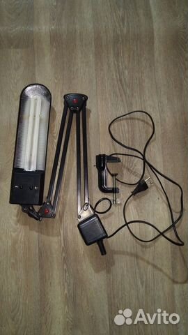 Продам настольную лампу