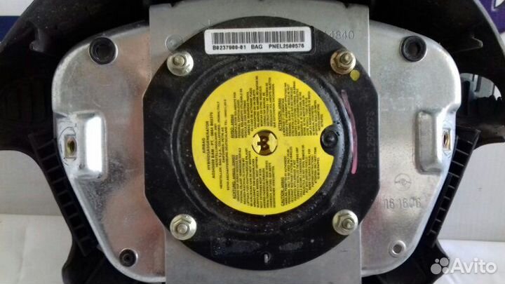 Подушка безопасности в руль Opel Omega B седан