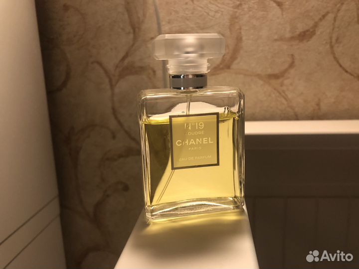 Chanel No 19