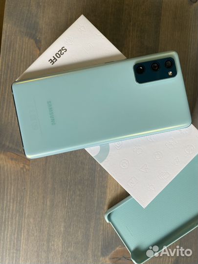 Телефон Samsung galaxy s20fe 256 GB snapdragon