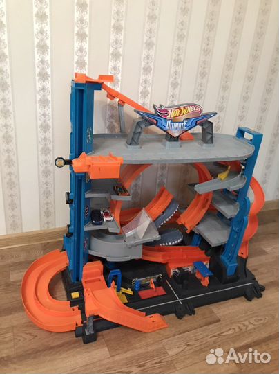 Hot wheels трек акула