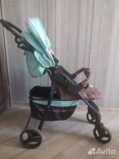 Прогулочная коляска