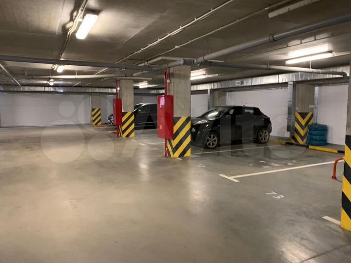 Машиноместо, 15 м²