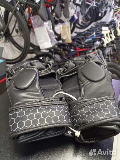 Перчатки для единоборств новые