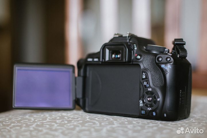 Canon 600D + Canon 18-55 IS