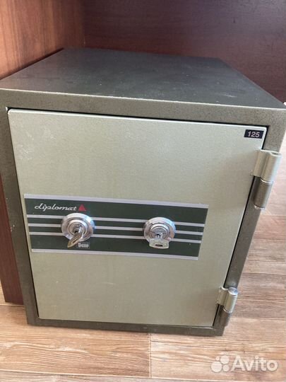 Сейф Трезор Diplomat 125DK