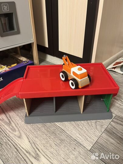 Парковка гараж IKEA с эвакуатором