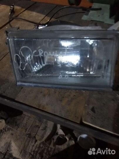 Фара Toyota Crown 130
