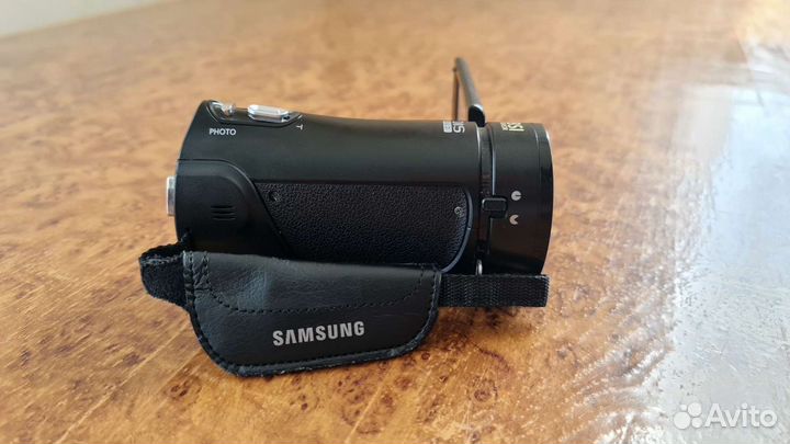 Видеокамера Samsung HMX-H300