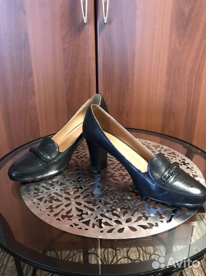 Продам туфли женские