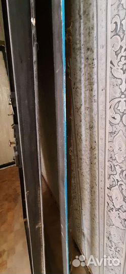 Продам металлическую дверь