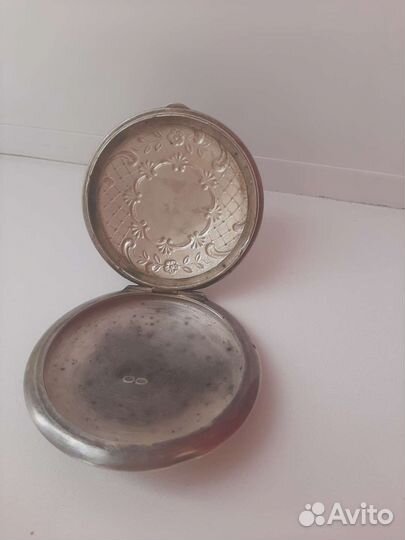 Пудреница серебро