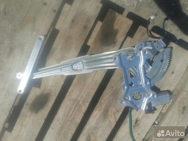 Стеклоподъемник передний правый Mitsubishi L200