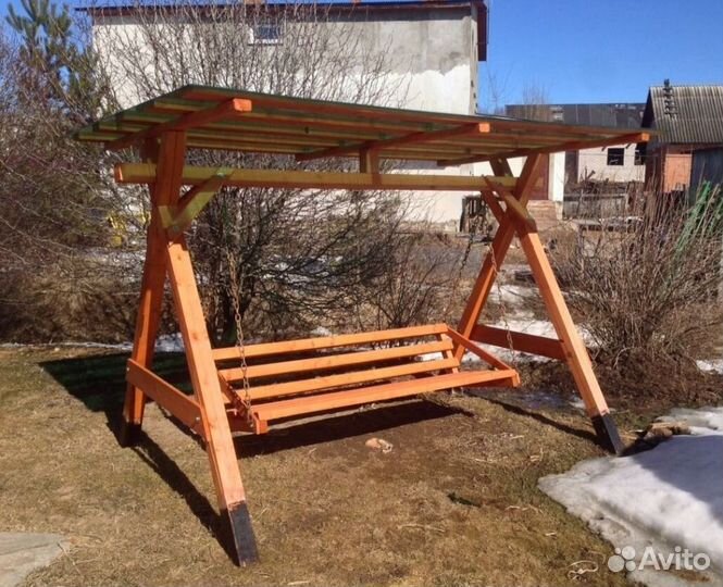 Садовые качели из дерева