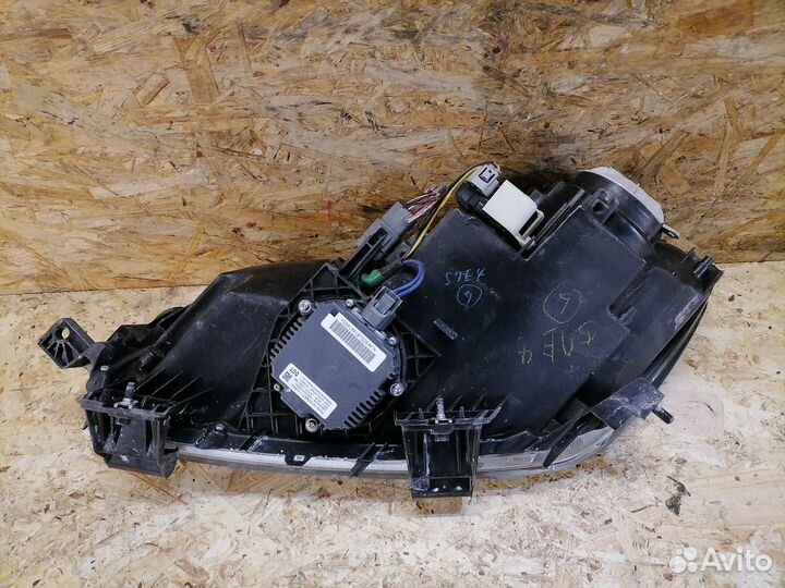 Фара правая ксенон Mazda CX-7