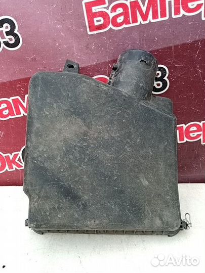 Корпус воздушного фильтра Toyota Land Cruiser