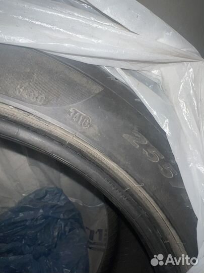 Pirelli P Zero 255/40 R19