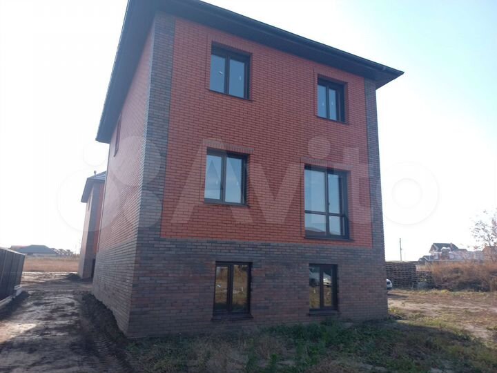 Дом 210 м² на участке 5,5 сот.