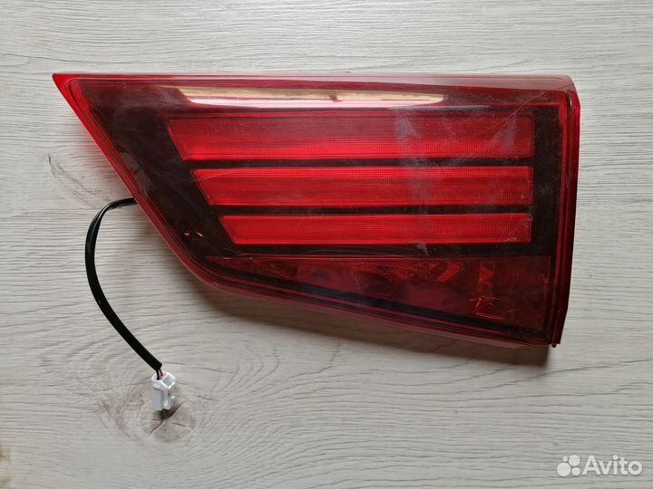 Фонарь задний правый внутр. Mitsubishi Outlander 3