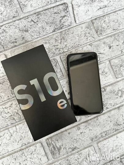 Samsung Galaxy S10e, 8/256 ГБ