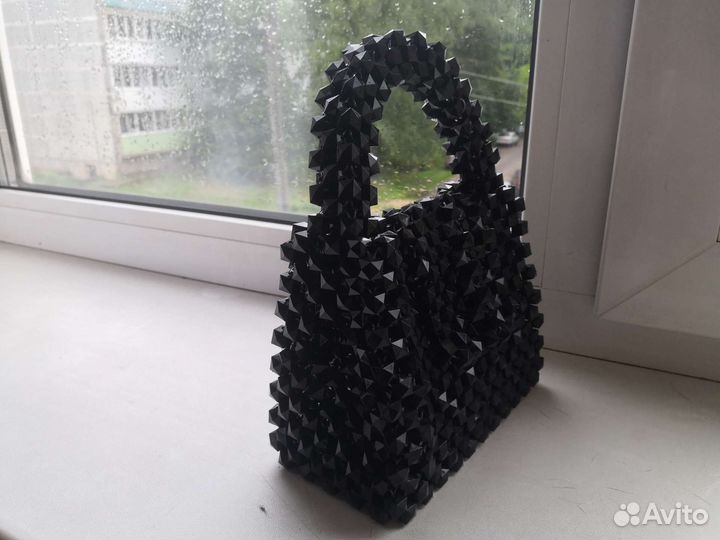 Сумка из бусин чёрная