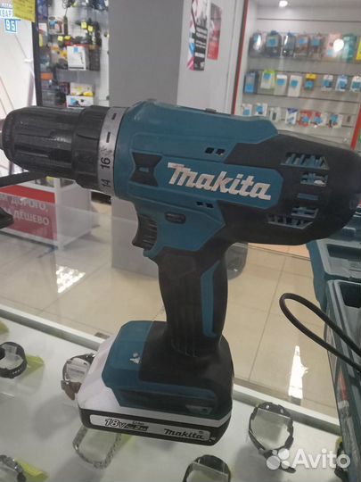 Шуруповёрт Makita DF488D