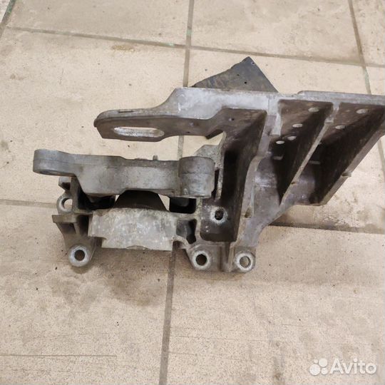 Подушка двигателя nissan qashqai j10 j11