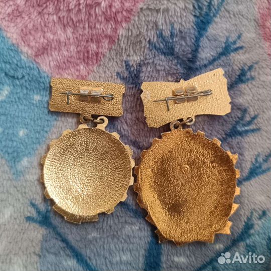 Значки СССР дружинник и победитель соцсоревнования