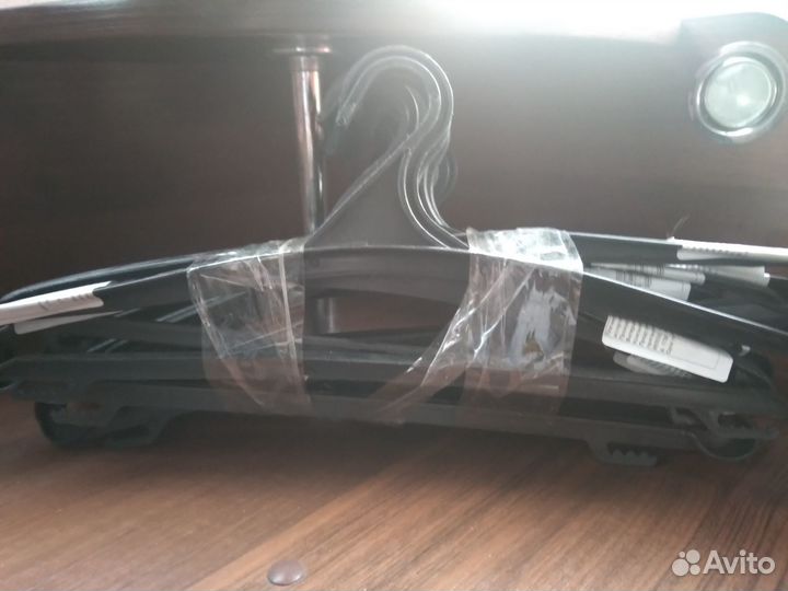 Вешалки плечики металлические пластиковые