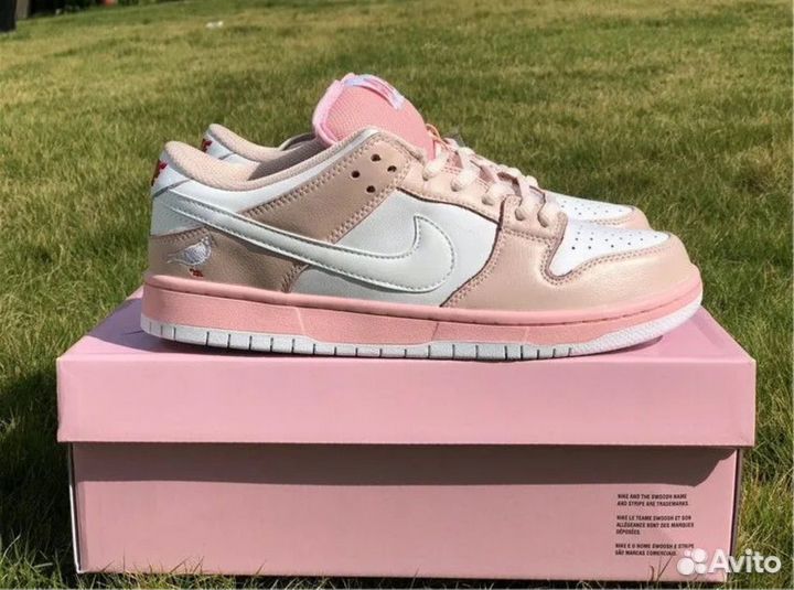 Nike SB Dunk Low Pink Pigeon