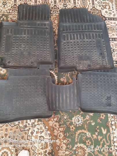 Продам б/у автоковры на кио рио 3